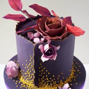 торт свадебный фиолетовый с цветами