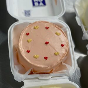 торт бенто в Москве на заказ с сердечками